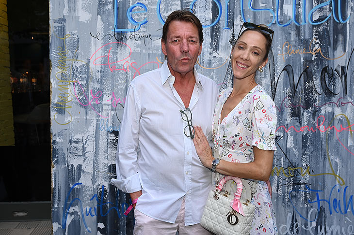 Produzent Peter Wolf mit seiner Frau Melanie (Primaballerina und Sängerin) beim Grand Opening Bistrot Le Consulat - La vie est belle French Night am 04.09.2024 (©Foto: StarPress Kay Kirchwitz)