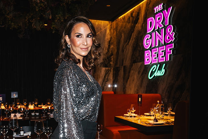 Sila Sahin Radlinger @ „Dry Gin & Beef Club” im “Tacheles” (©Foto: Benjamin Jehne / The Dry Gin & Beef Club)