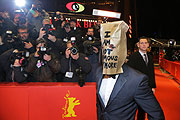 Nymph()maniac-Darsteller Shia LaBeouf auf dem Roten Teppich der Berlinale @ Berlinale 2014 Weltpremiere (©Foto: Concorde Film)