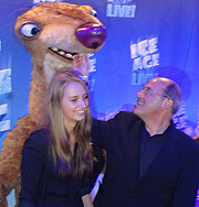 Politiker Gregor Gysi mit Tochter (©Foto: Martin Schmitz)