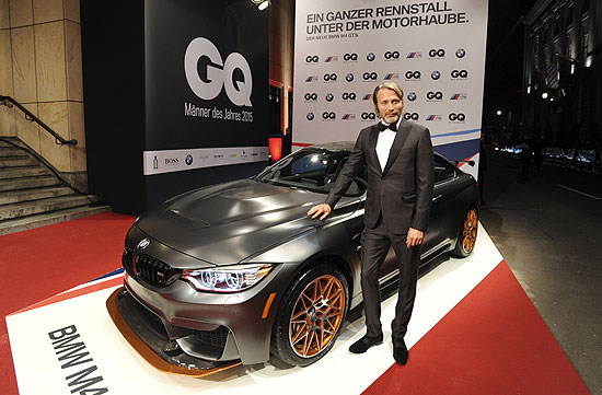 Mads Mikkelsen bei der GQ Männer des Jahres 2015 in der komischen Oper in Berlin am 05.11.2012 (©Foto: BMW)