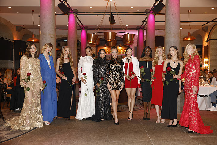 Designerin Lana Müller und Models beim "ROSES BY LANA" Collection Launch by Lana Mueller on May 27, 2024 in Berlin, Germany. (©Foto: Franziska Krug/Getty Images für Lana Mueller)