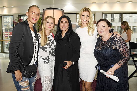 Natascha Ochsenknecht, Regina Halmich, Nagia El-Sayed ( ARTDECO COSMETIC GROUP Senior Director Public Relations), Moderatorin Tanja B&uuml;lter und Claudia Steinberger (Gesch&auml;ftsf&uuml;hrerin MALU WILZ) Opening des MALU WILZ Beaut&eacute; Beauty & Spa Flagshipstores in Berlin Mitte am 02.06.2016 (&copy;Foto: MALU WILZ)