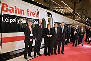Dr. Karl-Friedrich Rausch, Vorstand DB Personenverkehr; Wolfgang Tiefensee, Verkehrsminister; Angela Merkel, Bundeskanzlerin; Hartmut  Mehdorn, Bahnchef; Klaus Wowereit, regierender Bürgermeister von Berlin, Foto: DB AG/Lammel 